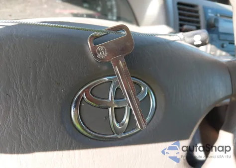 2003 Toyota Camry Le z USA, uszkodzony, nr VIN 4T1BE30K13U725595